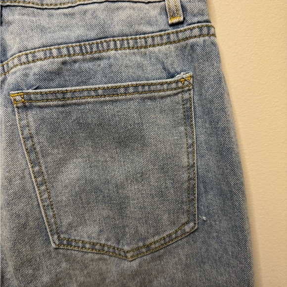 PrettyLittleThing light blue wash long leg jeans with raw hem- size 6 - Picture 7 of 10